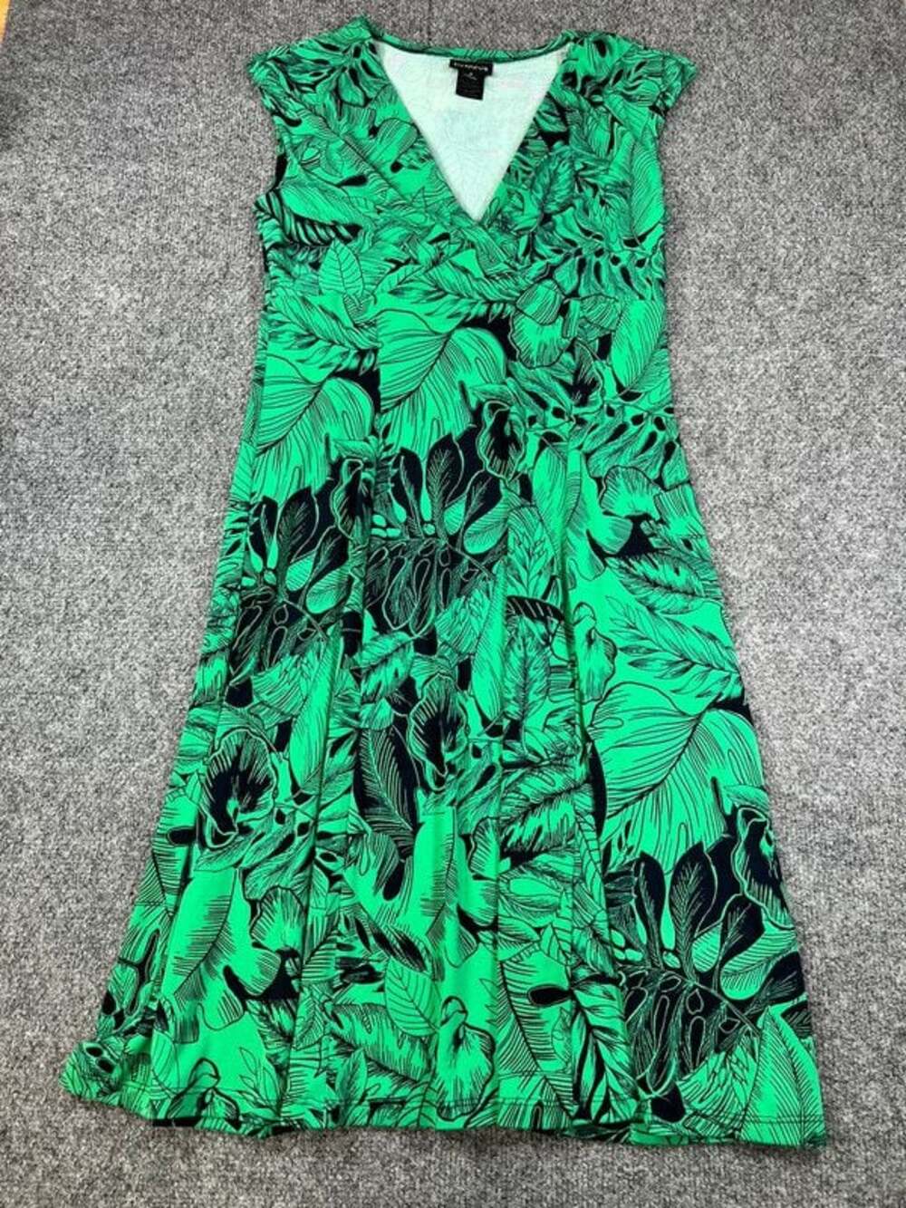 Navy and green size 4 knee length dress D74